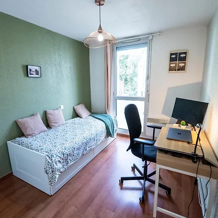 Lejlighed Spacious Family Flat In A Quiet Area