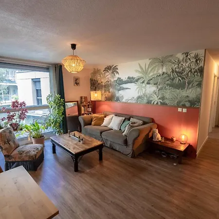 Spacious Family Flat In A Quiet Area Бордо
